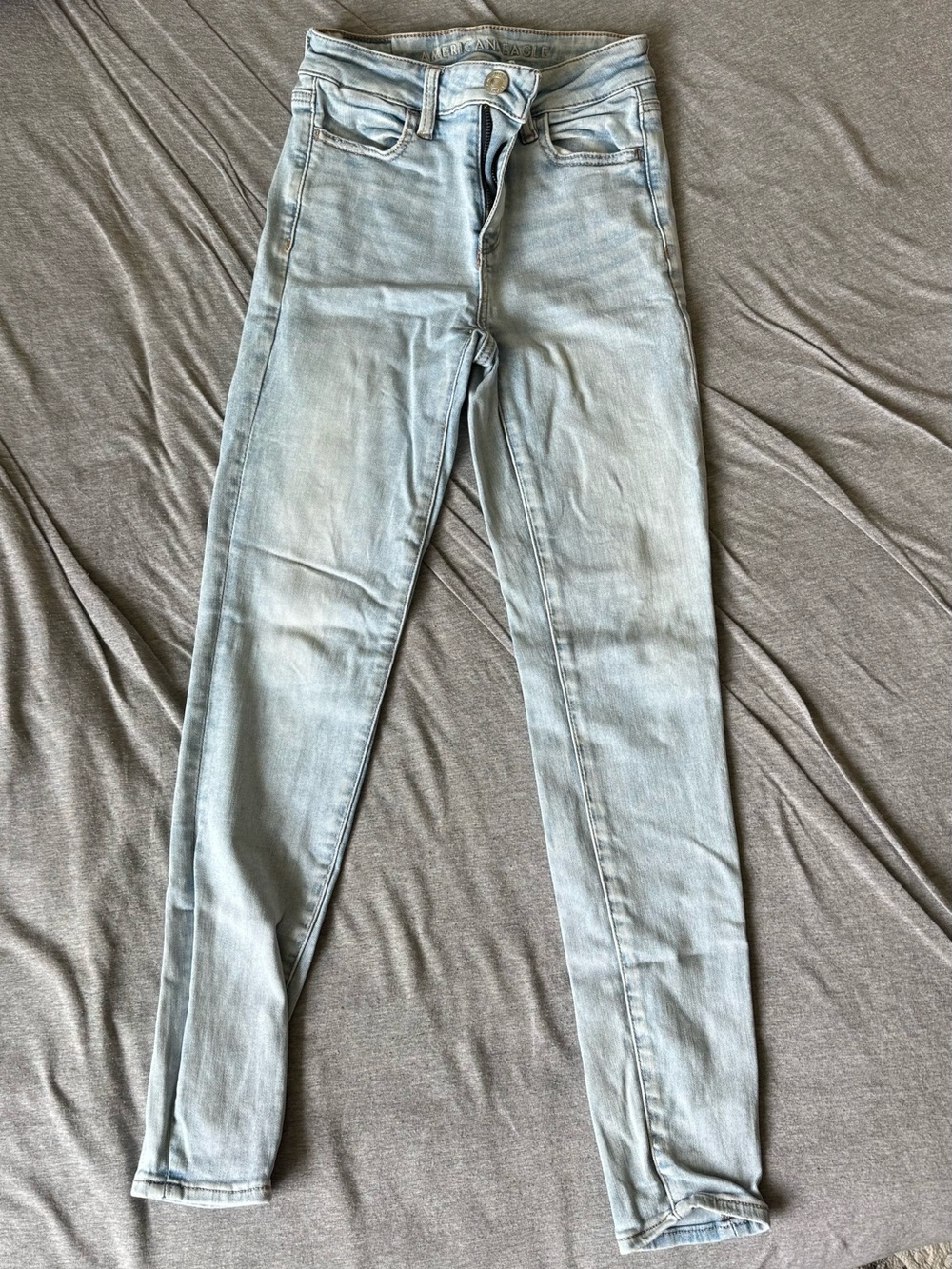 Light Wash Women’s Skinny Jeans - Classic Stretch